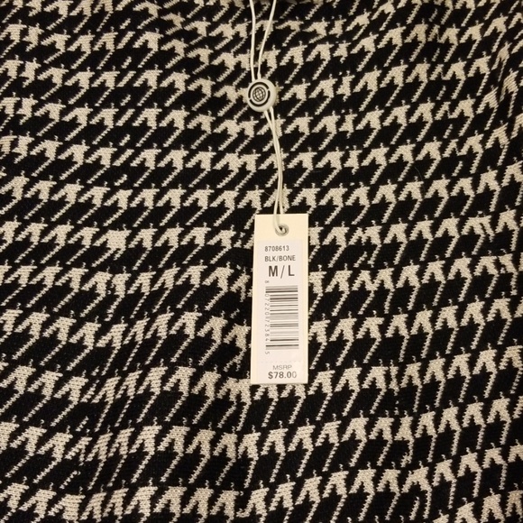 RELISTED IN CLOSET!!! - Picture 3 of 8